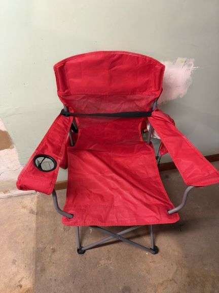 OZARK TRAIL CAMP CHAIR AND OUTDOOR COLLAPSIBLE/FOLDABLE ROUND BEACH/CAMPING TABLE WITH CARRYING CASE