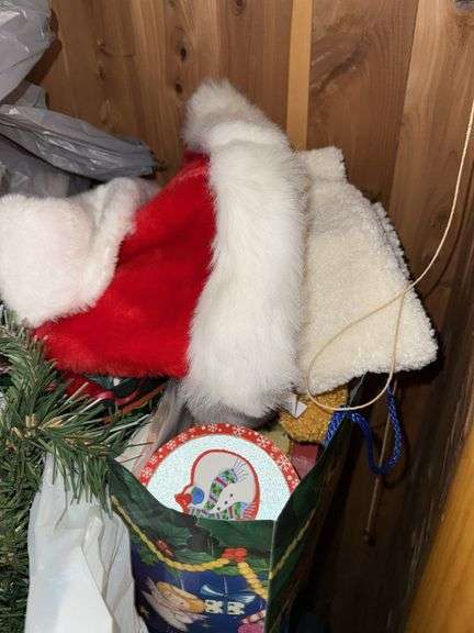 ENTIRE CLOSET OF CHRISTMAS DECOR