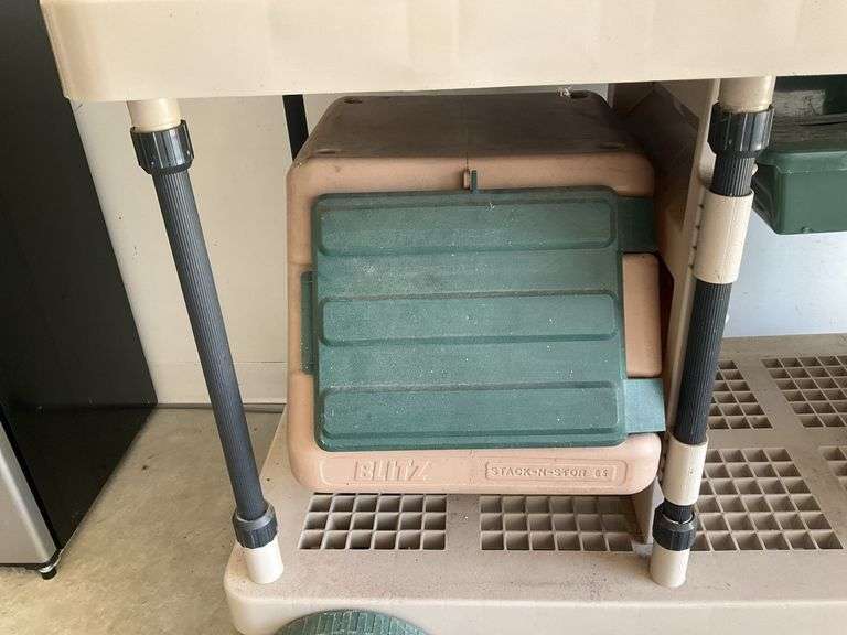 Suncast Plastic Potting Bench