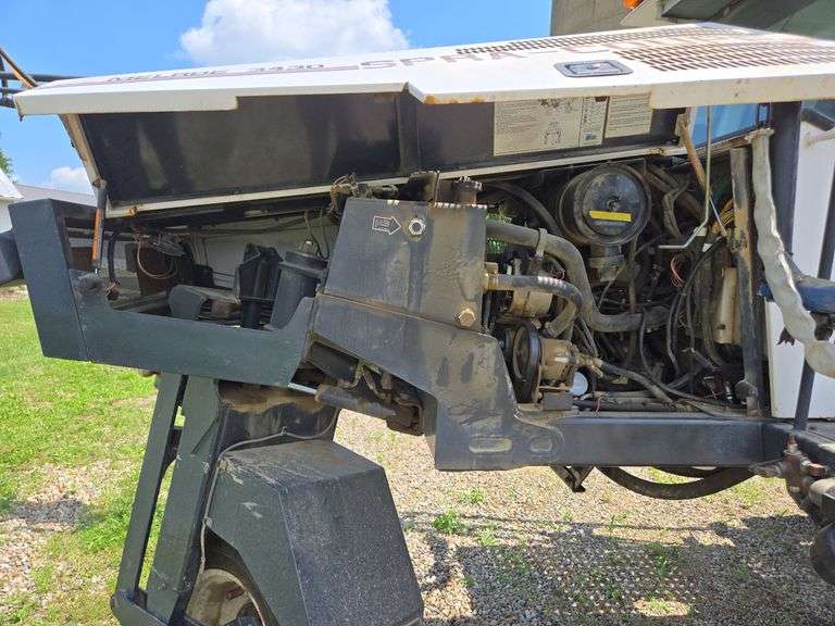 Melroe 3430 Spra-coupe sprayer
