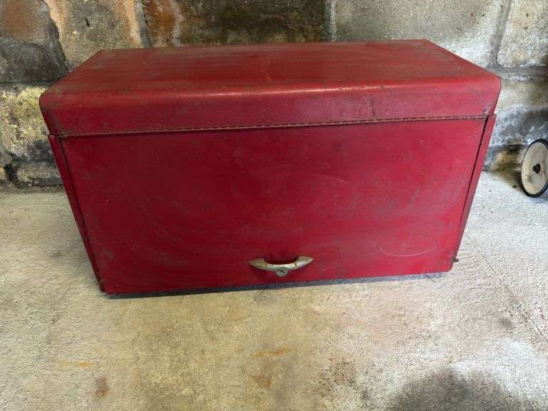 VINTAGE TOOL CHEST