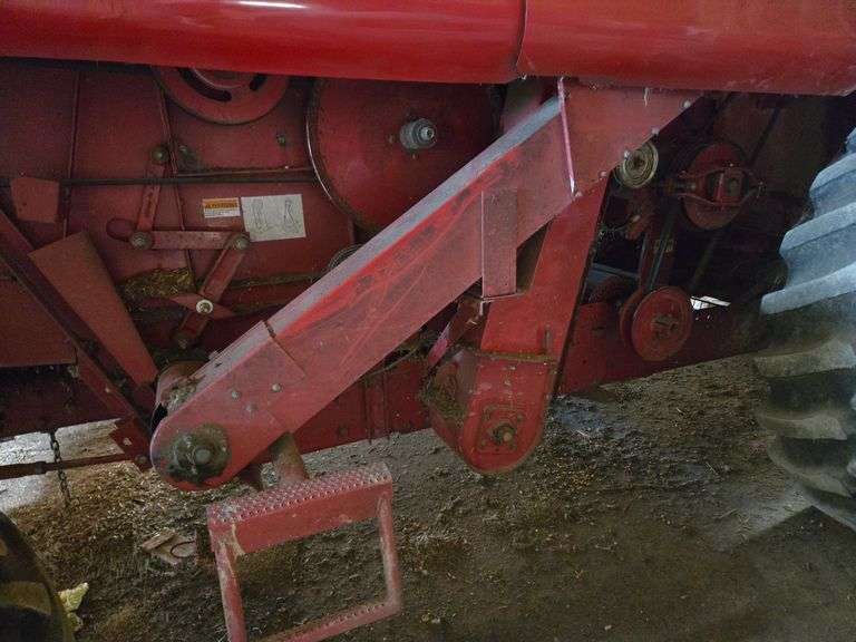 Case IH 2388 Axial- Flow Rotary Combine