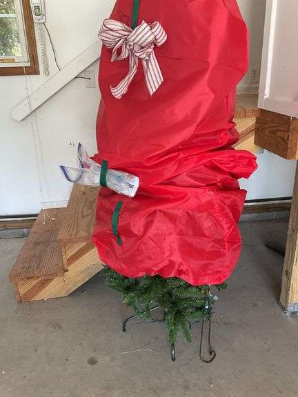 6’ Artificial Christmas Tree with Lights