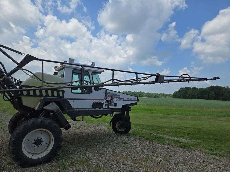 Melroe 3430 Spra-coupe sprayer