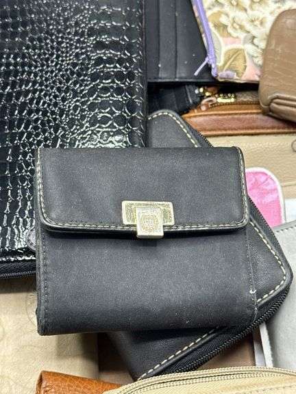 ASSORTMENT OF WOMENS WALLETS AND COIN POUCHES