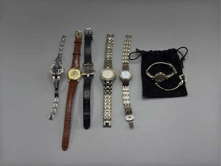 VINTAGE FLORAL JEWELRY BOX WITH CONTENTS OF JEWELRY AND WATCHES INCL. SEIKO, CITIZEN, FOSSIL, PRECIS