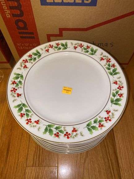 Royal Norfolk Christmas Plates