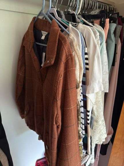 CONTENTS OF CLOSET INCLUDING CLOTHES (BOTH NEW AND BARELY WORN, BLANKETS, ALL PICTURED ITEMS