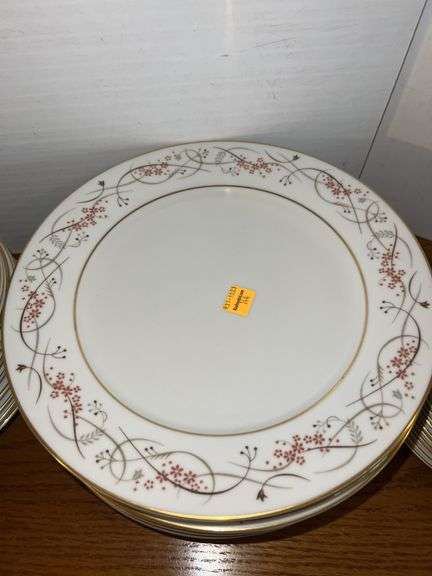 Noritake Calvert Pattern Fine China Plates and Saucers