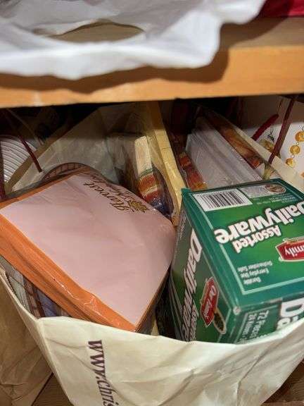 ASSORTMENT OF PAPER PRODUCTS, PLATES, CUPS, NAPKINS, PLASTICWARE