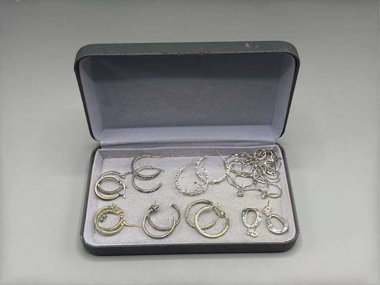 VARIETY OF EARRINGS