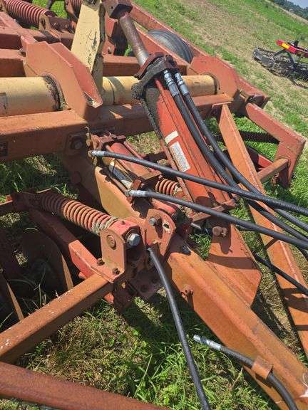 Krause 2889 9-shank chisel plow w/ leveling harrow