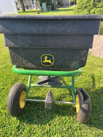 John Deere Plastic Pull Behind Fertilizer Spreader