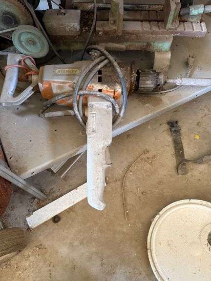 Uncataloged Items- Onsite Bidding Only For This Lot Items! click lot to view photos