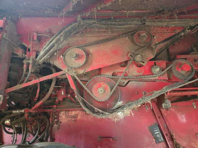 Case IH 2388 Axial- Flow Rotary Combine