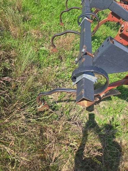 Krause 2889 9-shank chisel plow w/ leveling harrow