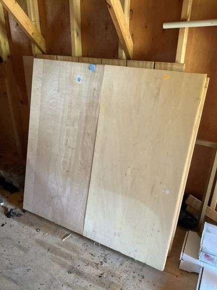 Decorative Wreath in Wooden Storage Box