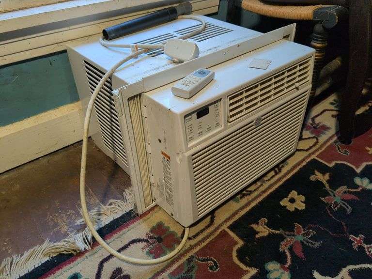 General Electric AC window unit with remote