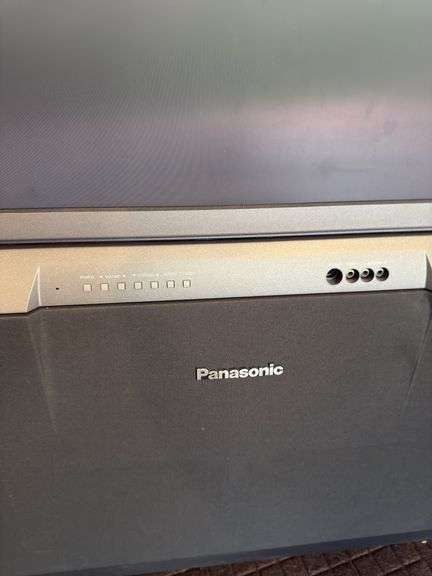 LARGE VINTAGE PANASONIC CINEMA VISION HDTV PROJECTION MONITOR