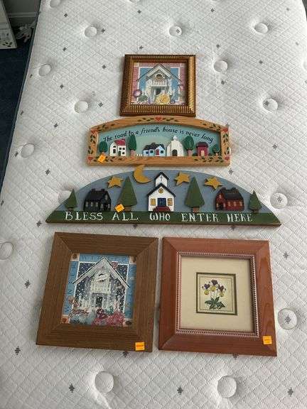 Assortment of Wall Hanging Decor.