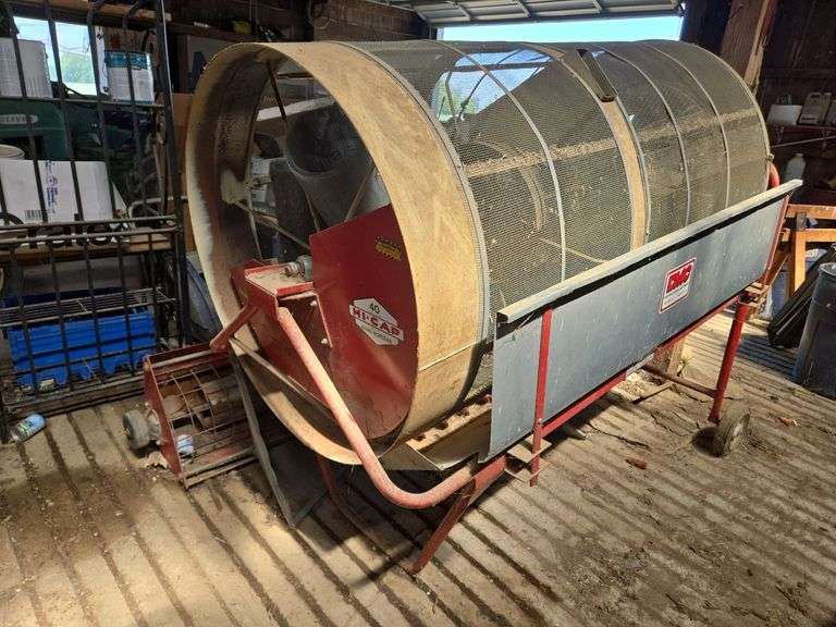 Hi-Cap 40 Grain cleaner w/ auger