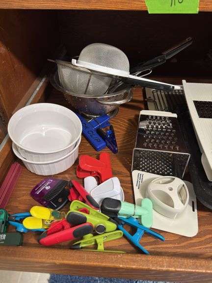 CHEESE GRATERS, COLANDERS, BROILER PAN, BAG CLIPS