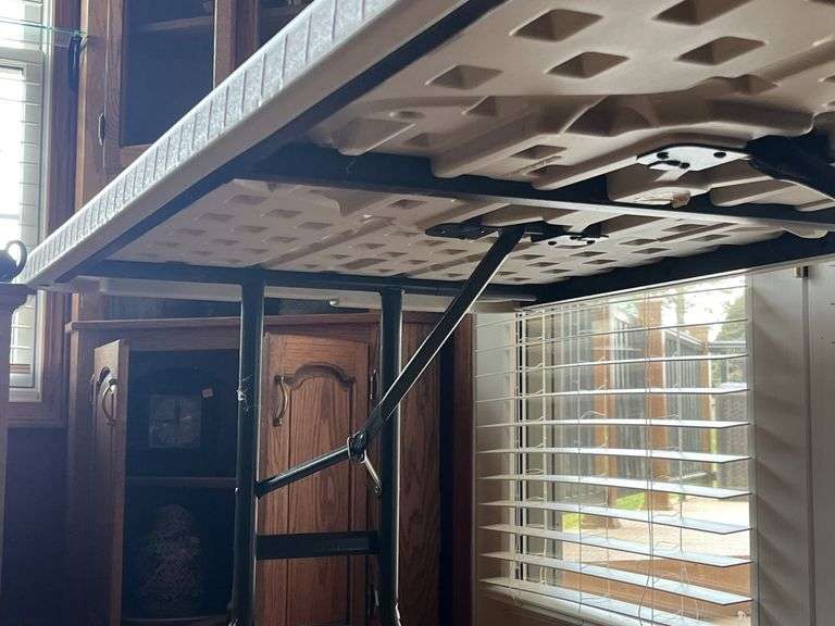 Good Housekeeping Plastic Folding Table