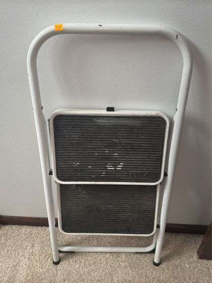 Tricam Metal Step Ladder