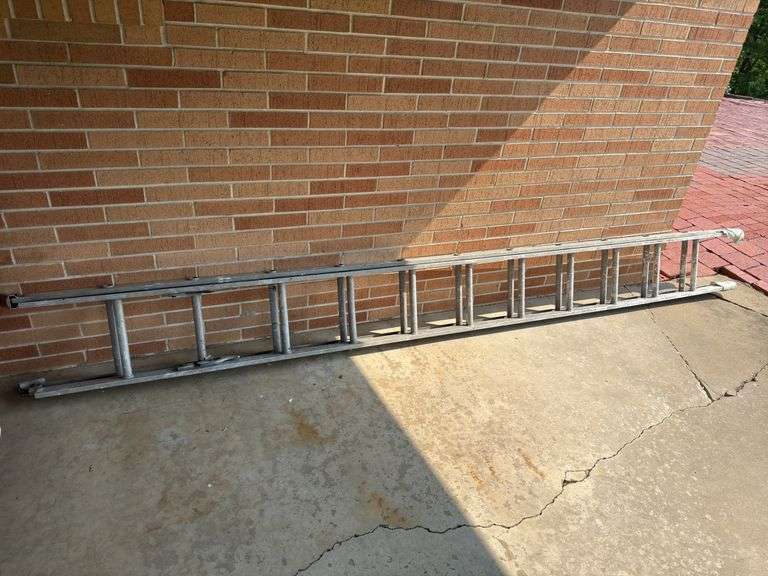 ALUMINUM EXTENSION LADDER 12’ - 24’ EXTENDED