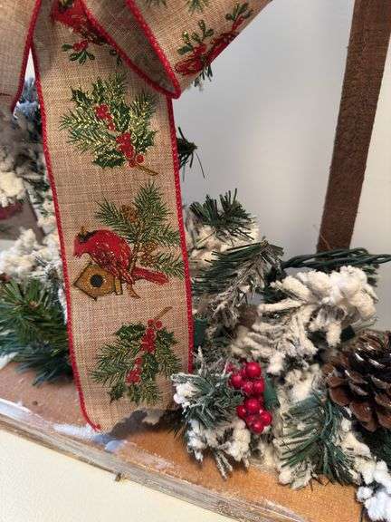 PRE-LIT CHRISTMAS CARDINAL DECOR