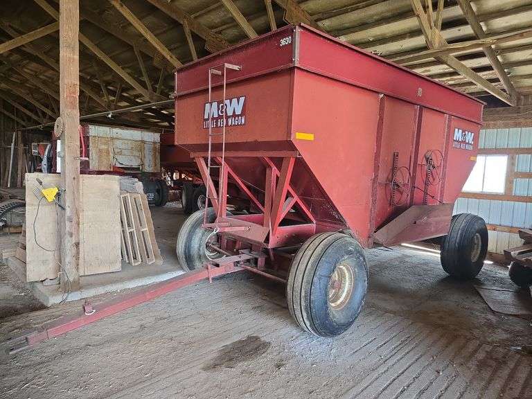 M & W 300B Little Red Wagon grain cart