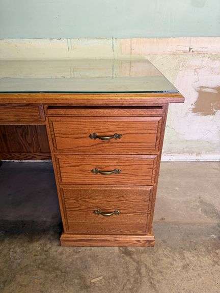 NUT TREE FURNITURE SOLID OAK EXECUTIVE STYLE DESK