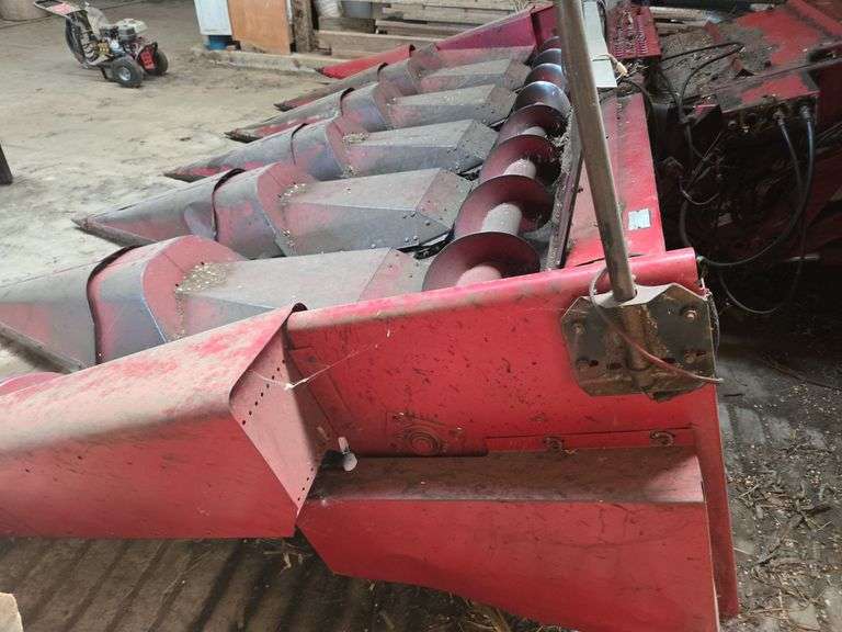Case model 1063 6 row cornhead attachment