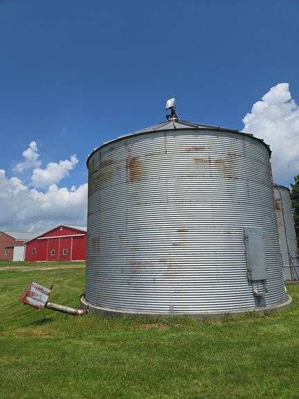 9,000-bushel grain storage bin