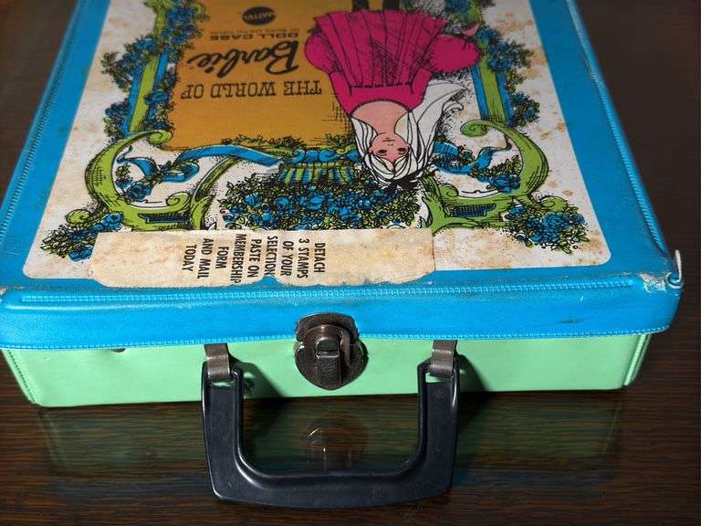 VINTAGE “THE WORLD OF BARBIE” DOLL CASE AND FASHION DOLL CASE WITH DOLLS AND CLOTHES