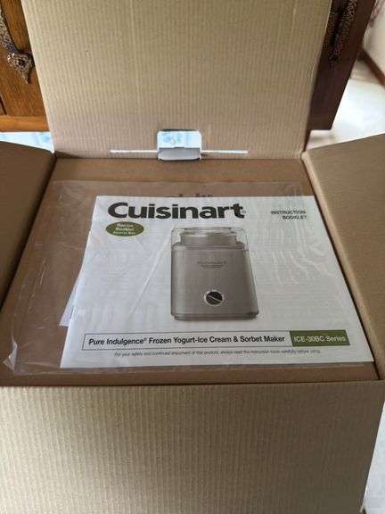 CUISINART 2 QT ICE CREAM MAKER *NEW IN BOX*