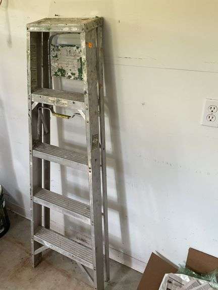 5’ Werner Aluminum Step Ladder
