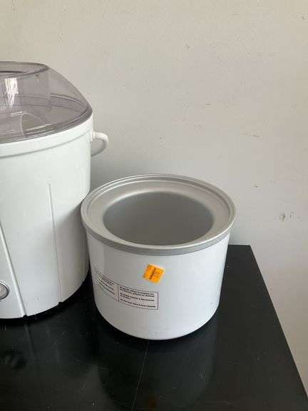 Cuisinart Frozen Yogurt and Ice Cream Maker