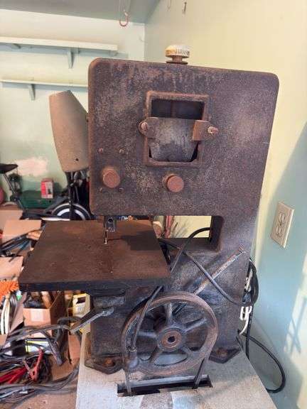 TOMLEE TOOL BANDSAW WITH ROLLING CART UNIT
