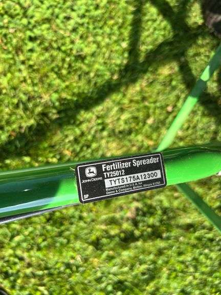 John Deere Plastic Pull Behind Fertilizer Spreader