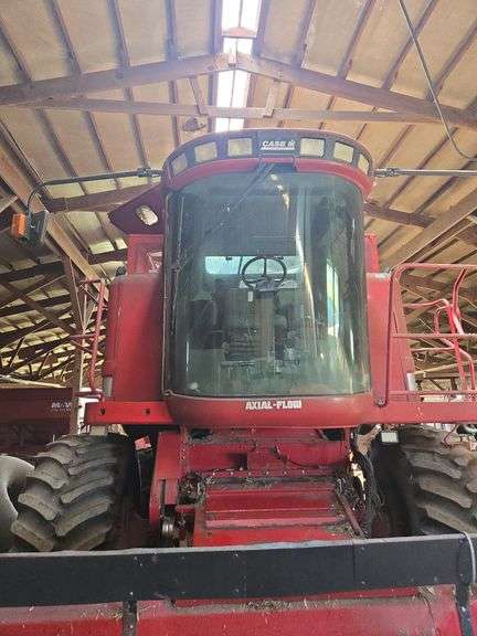 Case IH 2388 Axial- Flow Rotary Combine