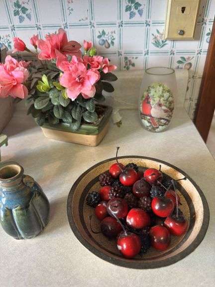 ASSORTED DECOR