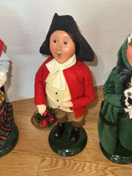 Colonial Christmas Caroling Set