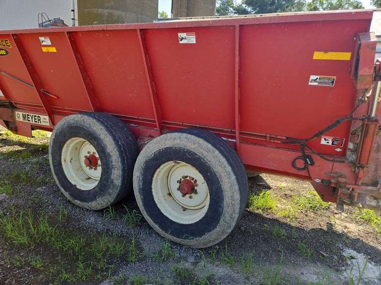 Meyer V-Force 7500 manure spreader