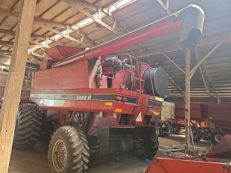 Case IH 2388 Axial- Flow Rotary Combine