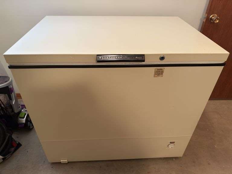 AMANA DEEPFREEZE CHEST FREEZER