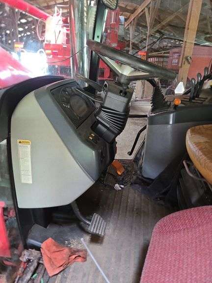 McCormick XTX 215 cab tractor