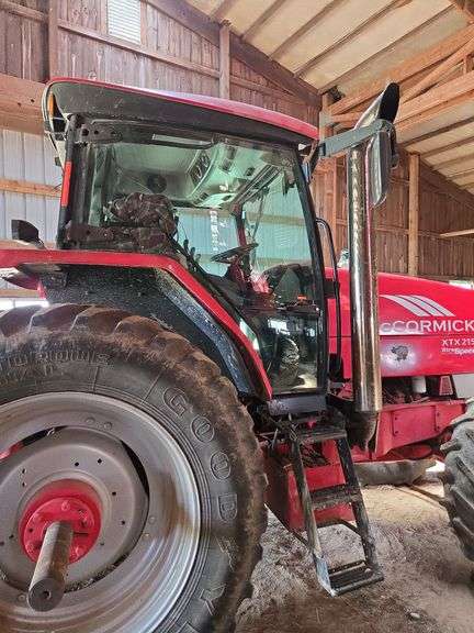 McCormick XTX 215 cab tractor