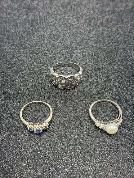 VARIETY OF UNMARKED RINGS
