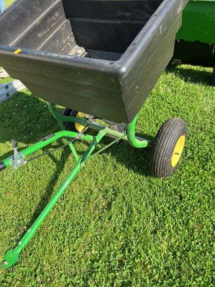 John Deere Plastic Pull Behind Fertilizer Spreader